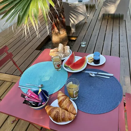 Chez Karine & Eric ベッド・アンド・ブレックファスト ル・テック